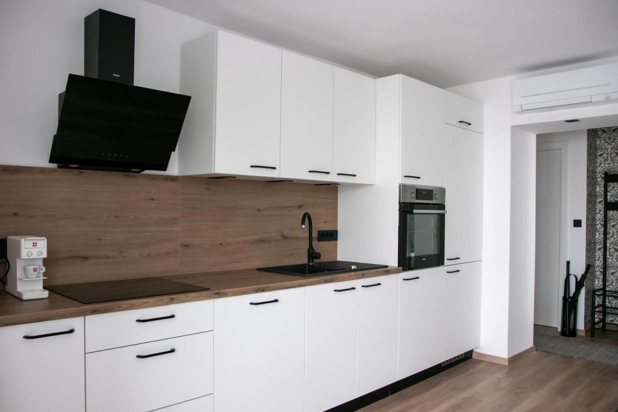 Residence Black&White Ljubljana Extérieur photo
